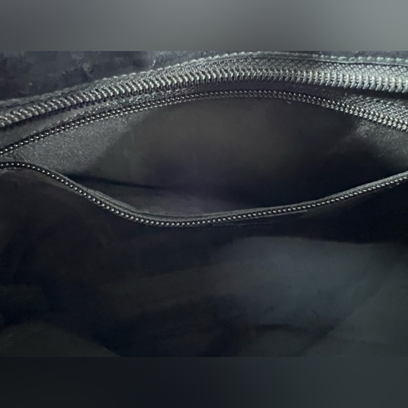 Salvatore Ferragamo Black Shoilder Bag in VGUC- - Picture 2 of 11